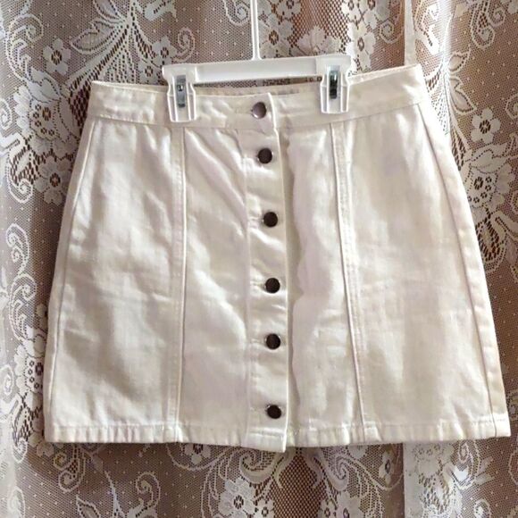New Forever‎ 21 white denim button-up jean skirt size medium excellent condition - Picture 1 of 5